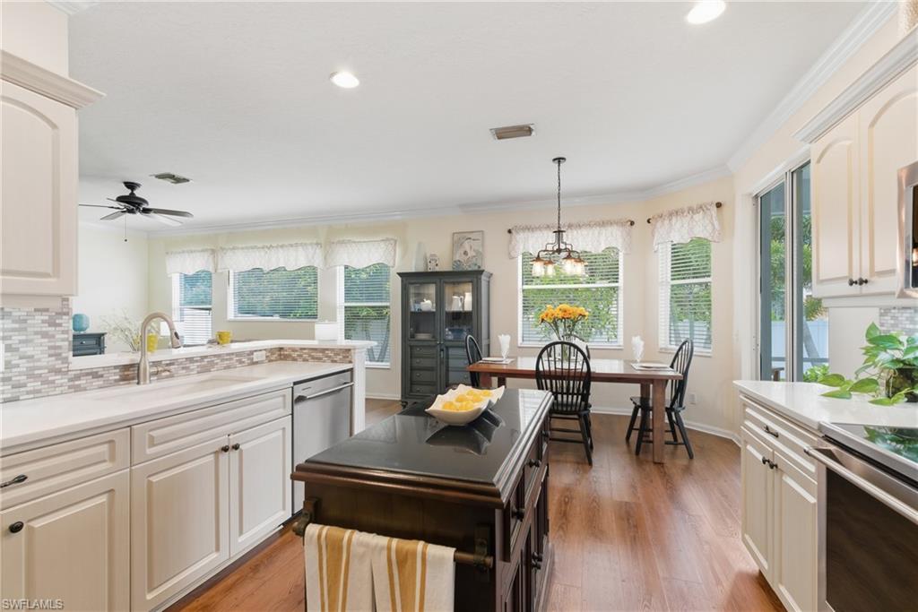 189 Skipping Stone LN, NAPLES