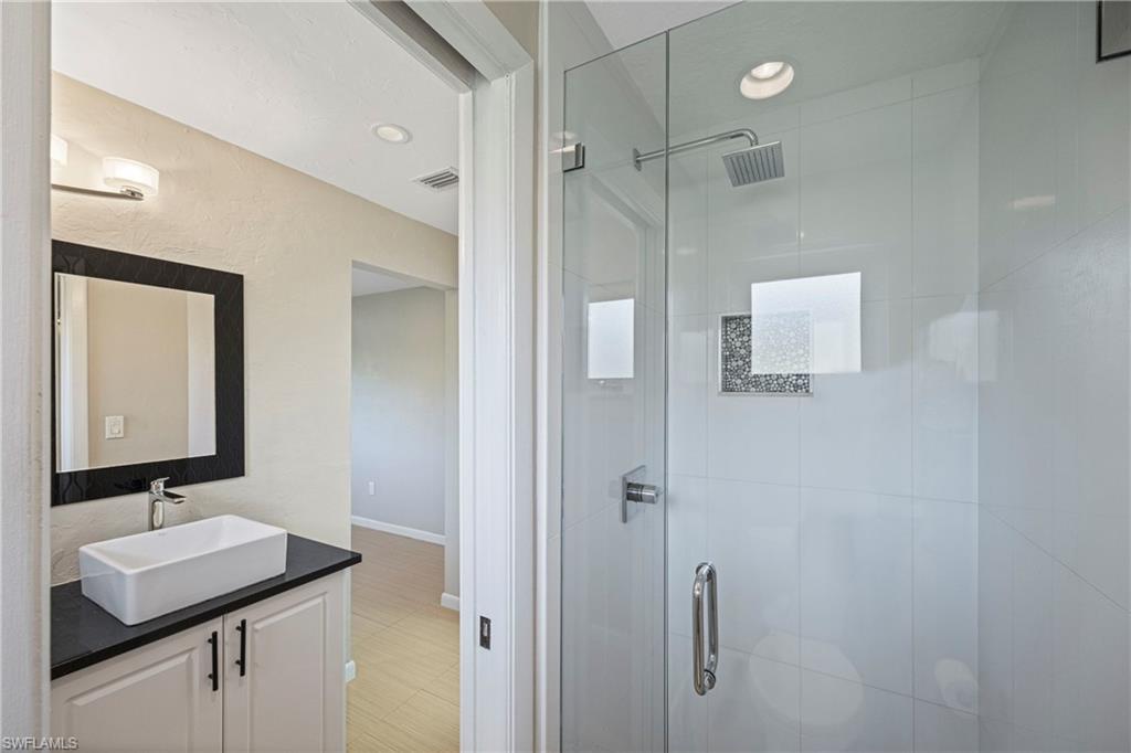 9757 Berkshire ST, NAPLES