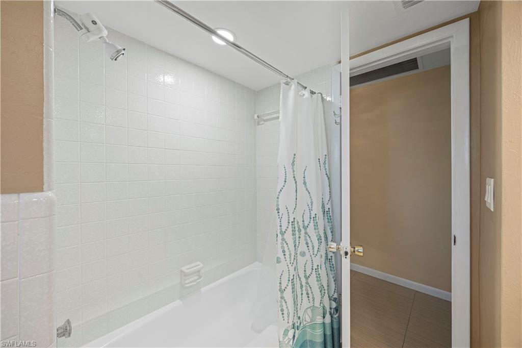 9757 Berkshire ST, NAPLES