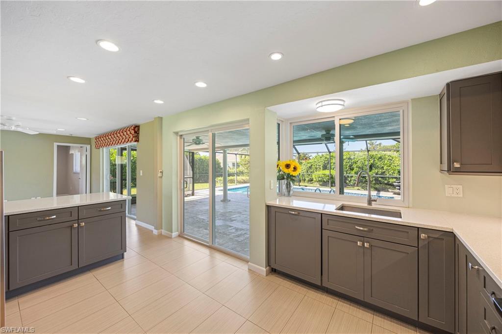 9757 Berkshire ST, NAPLES