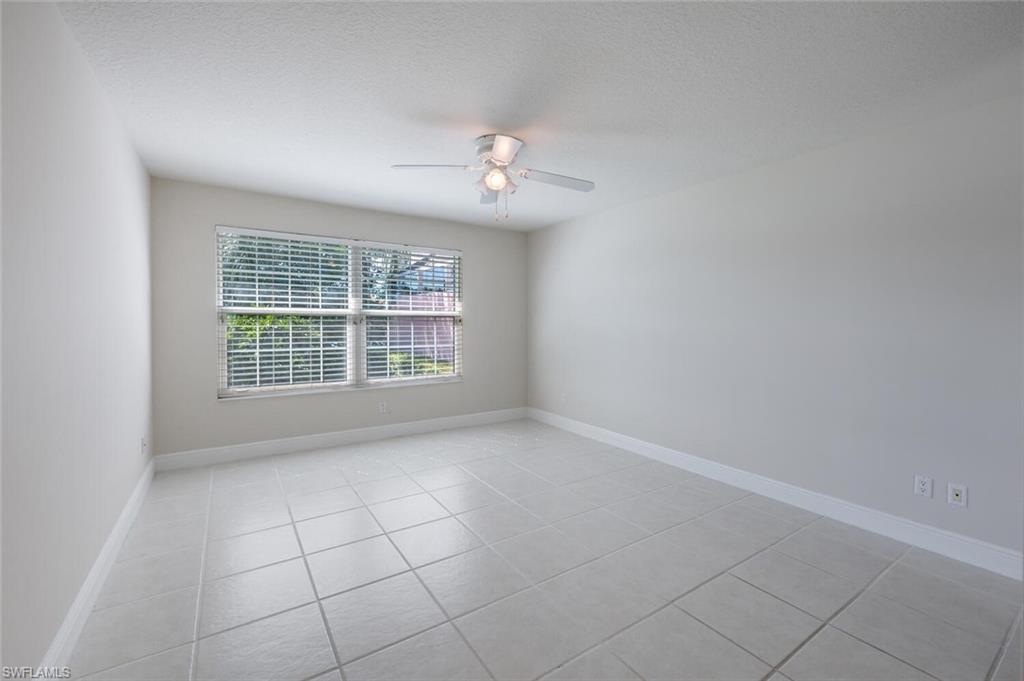 4231 Redonda LN, NAPLES