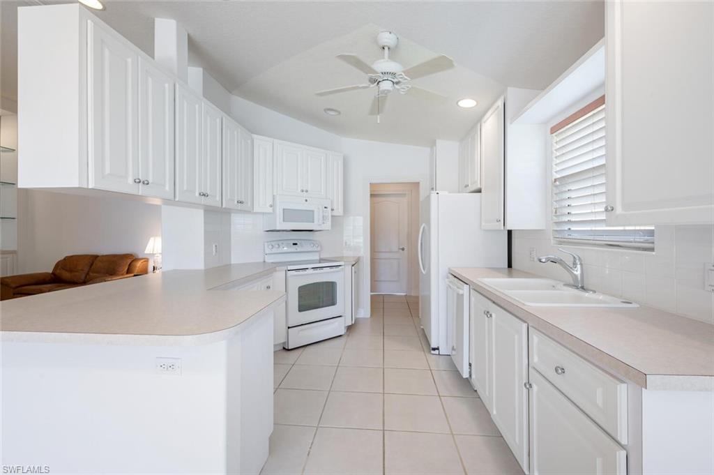 4231 Redonda LN, NAPLES