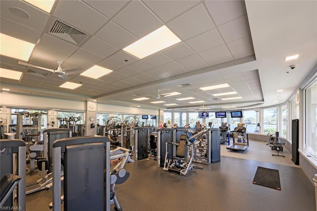 4231 Redonda LN, NAPLES