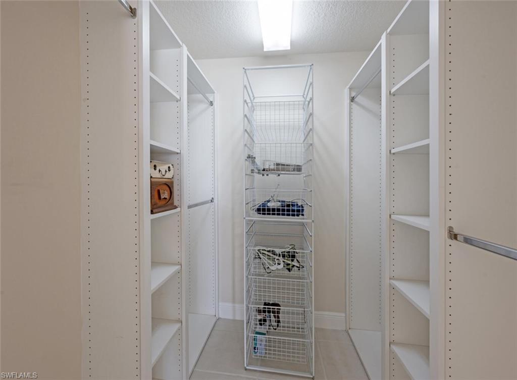 4231 Redonda LN, NAPLES