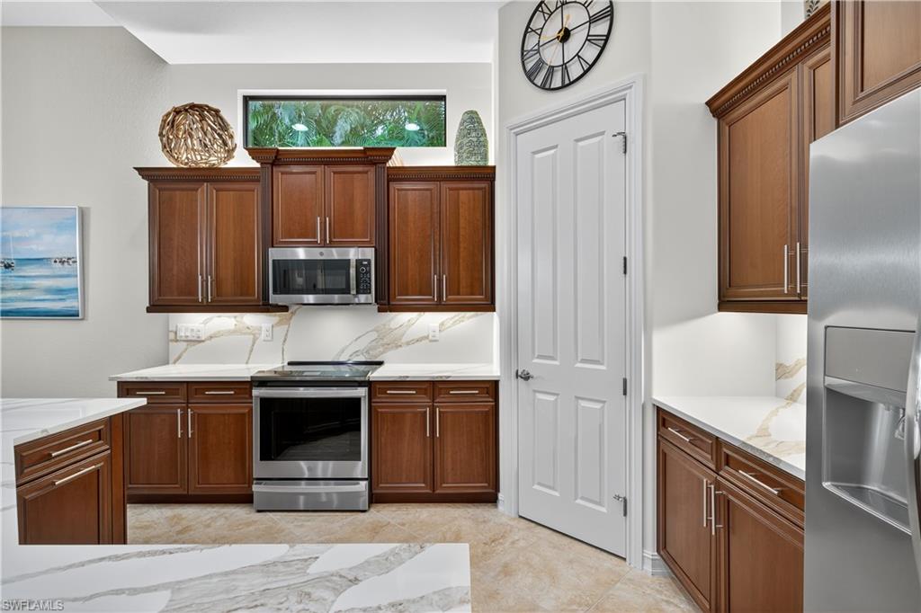 7399 ACORN WAY, NAPLES