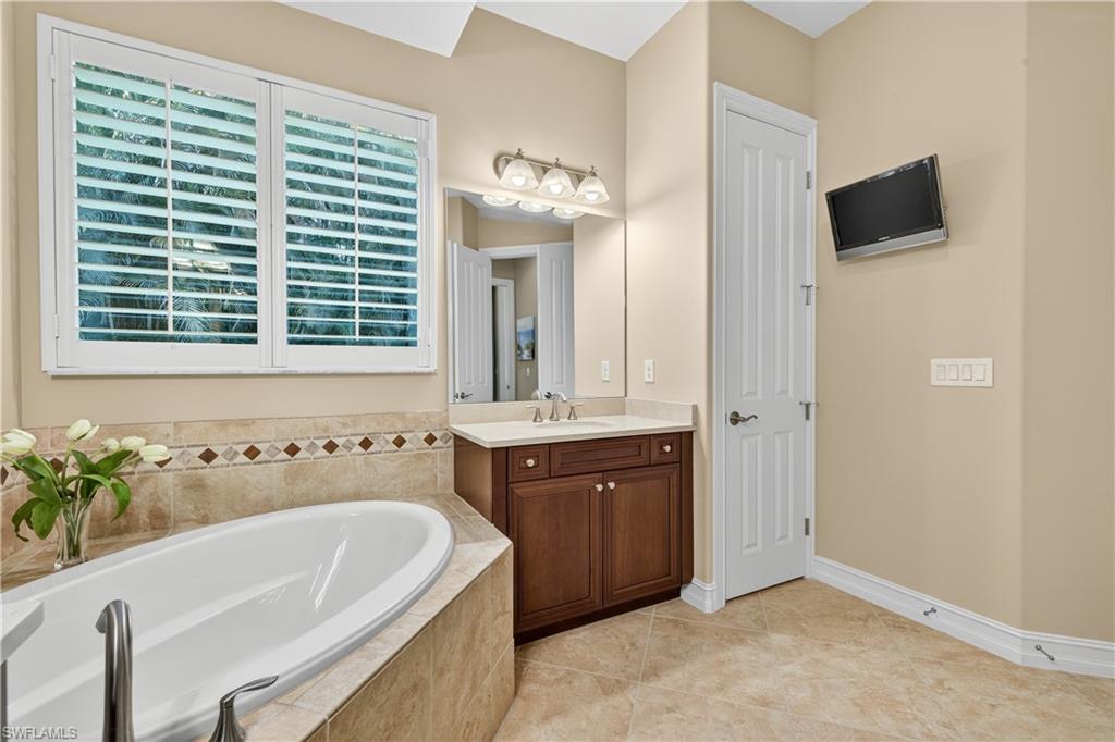 7399 ACORN WAY, NAPLES