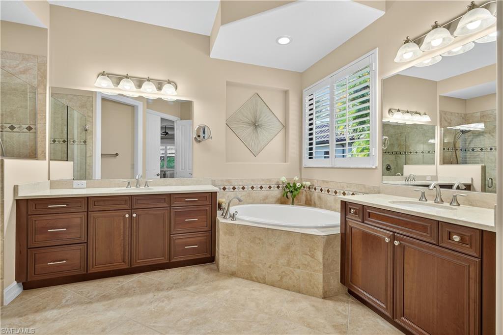 7399 ACORN WAY, NAPLES