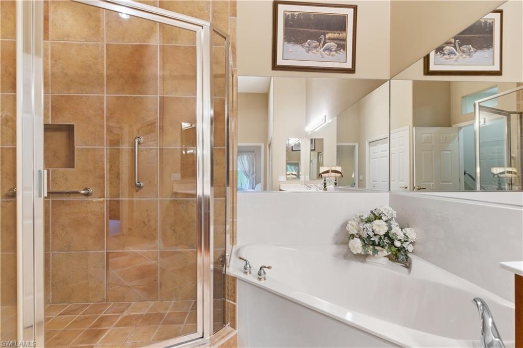 8390 Big Acorn CIR # 11C, NAPLES Unit: 11C