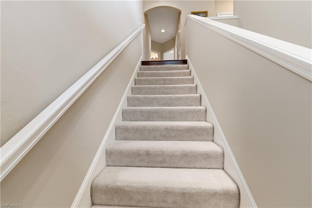 8390 Big Acorn CIR # 11C, NAPLES Unit: 11C