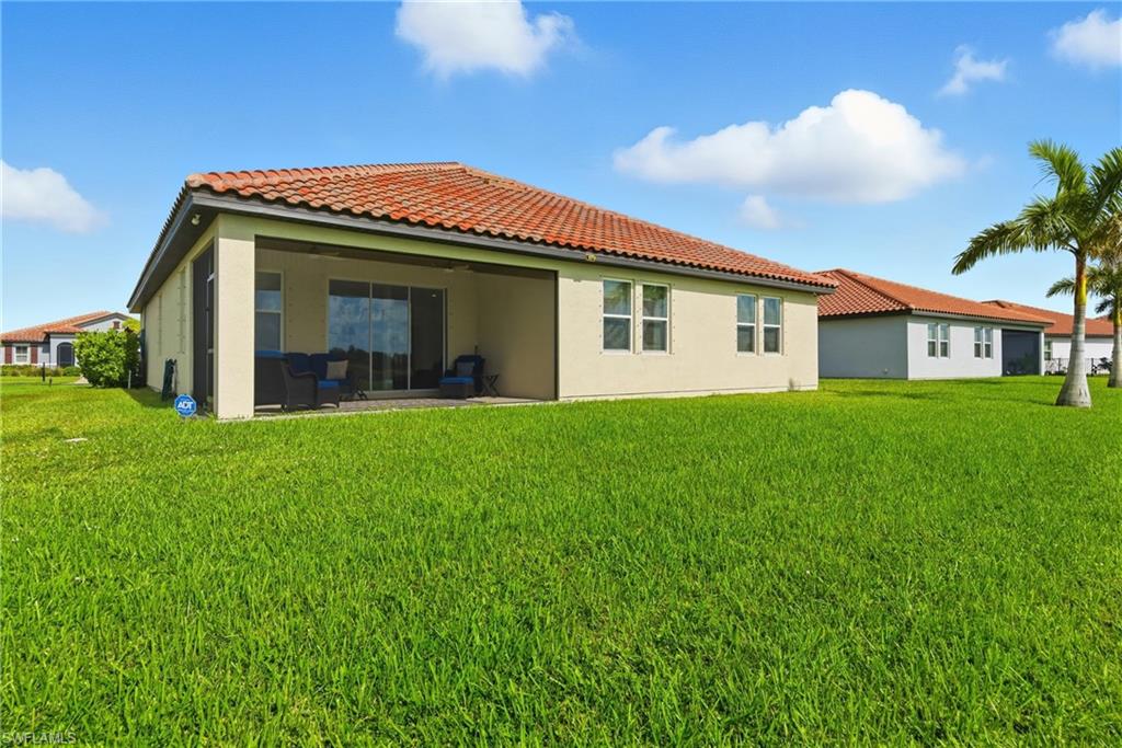 2055 Grove DR, NAPLES