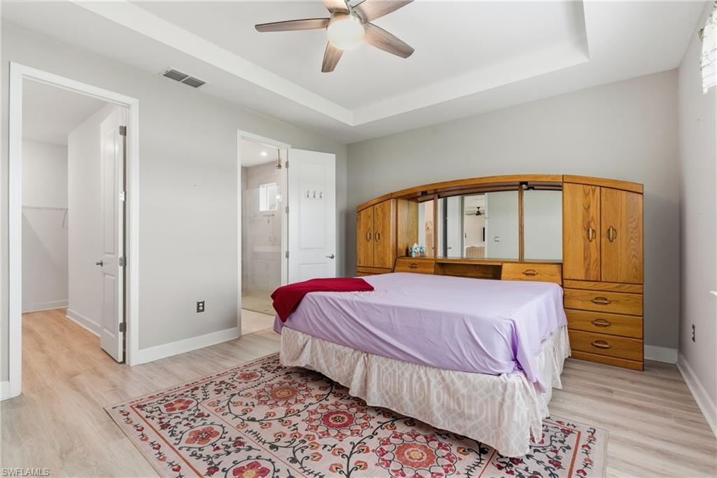 2055 Grove DR, NAPLES