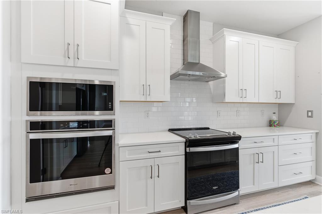 2055 Grove DR, NAPLES