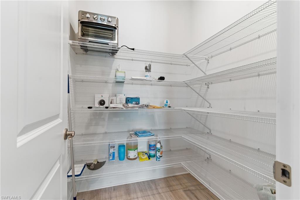 2055 Grove DR, NAPLES