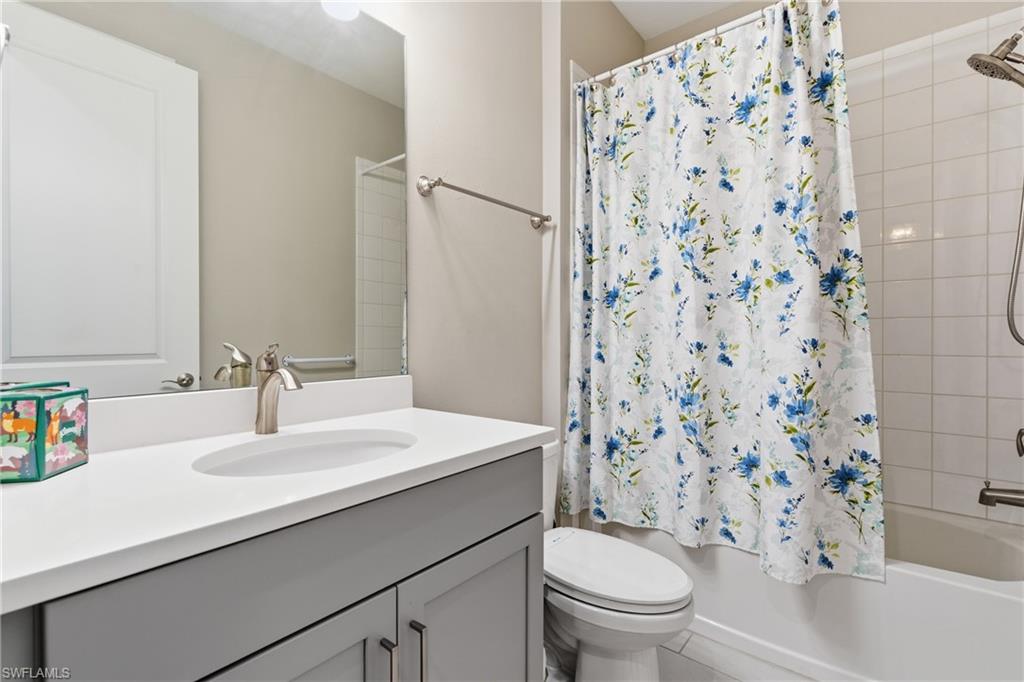 2055 Grove DR, NAPLES