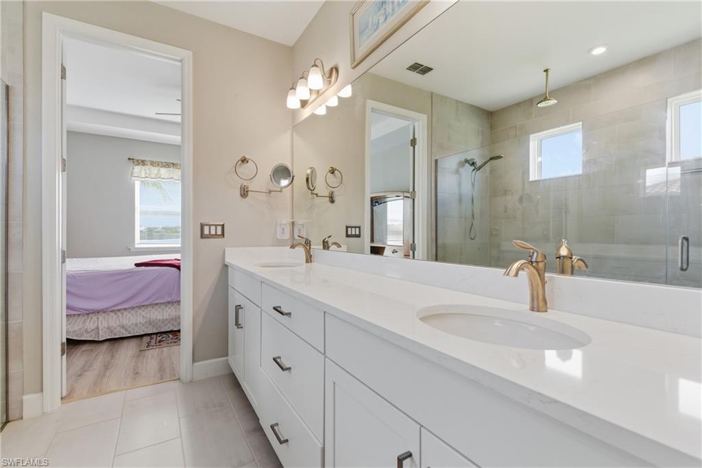 2055 Grove DR, NAPLES