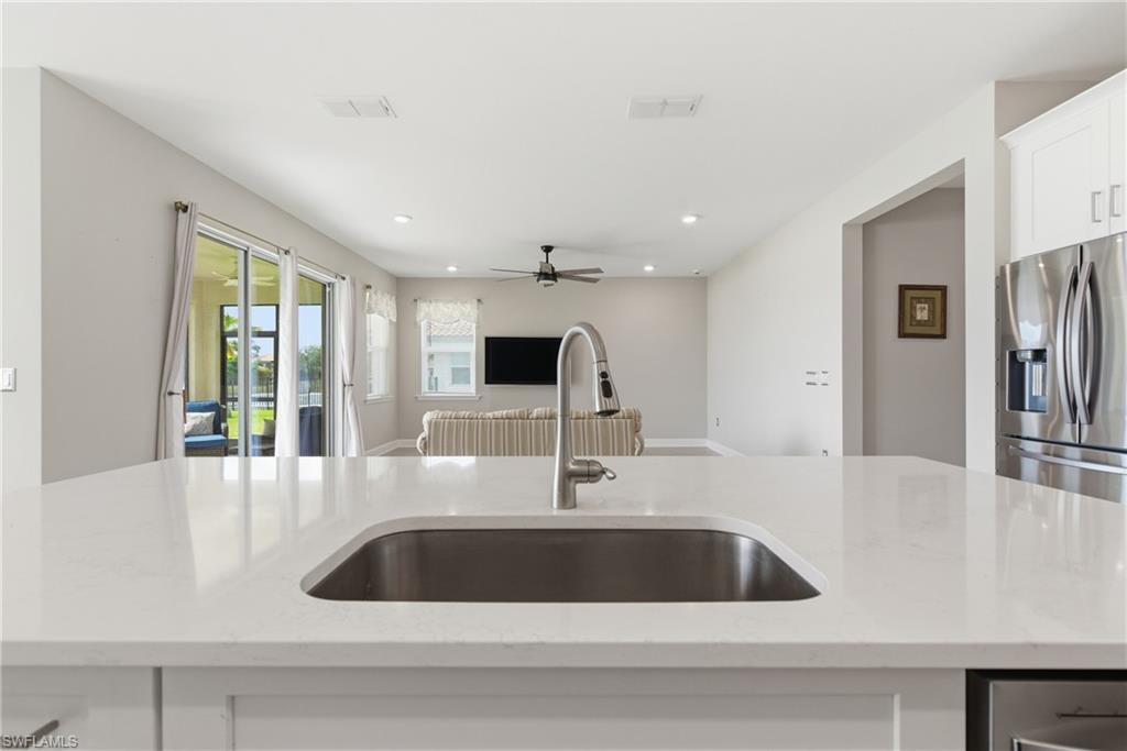 2055 Grove DR, NAPLES