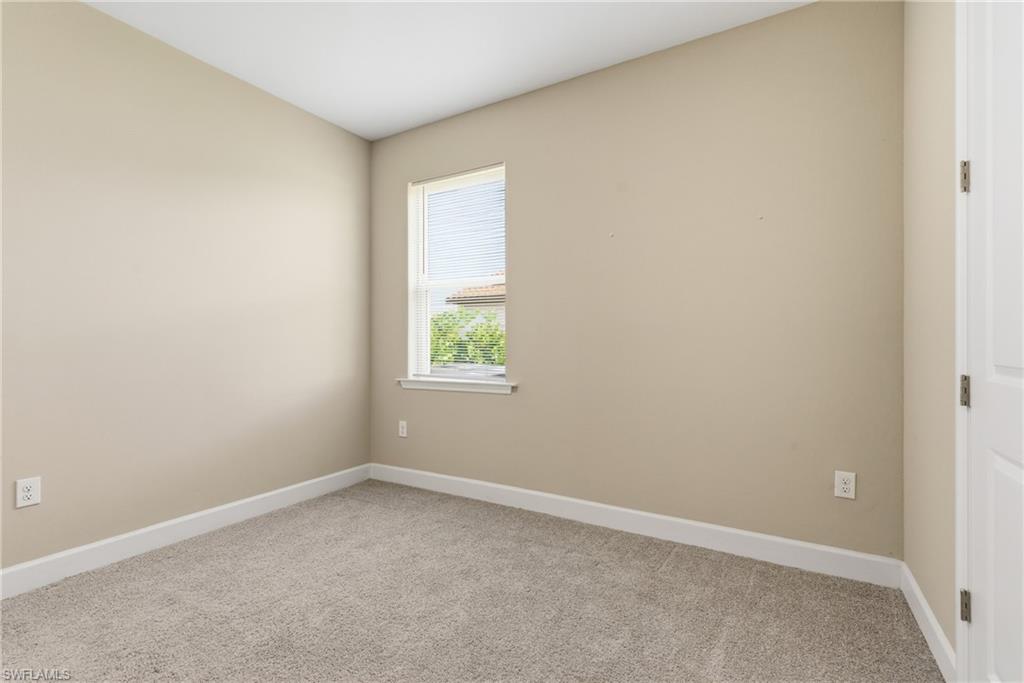 2055 Grove DR, NAPLES