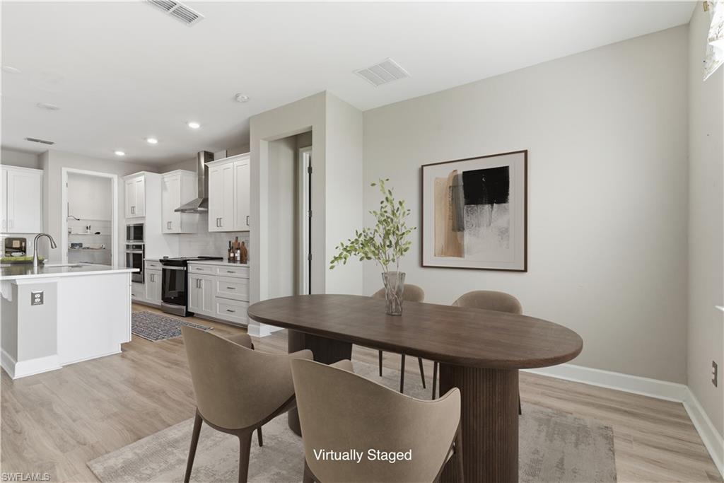 2055 Grove DR, NAPLES