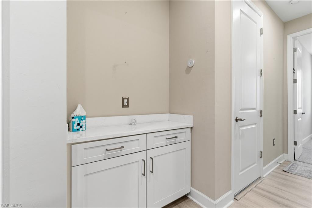 2055 Grove DR, NAPLES