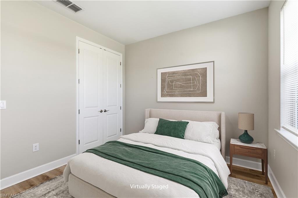 2055 Grove DR, NAPLES