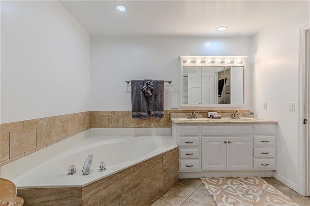 3609 CORINTHIAN WAY, NAPLES