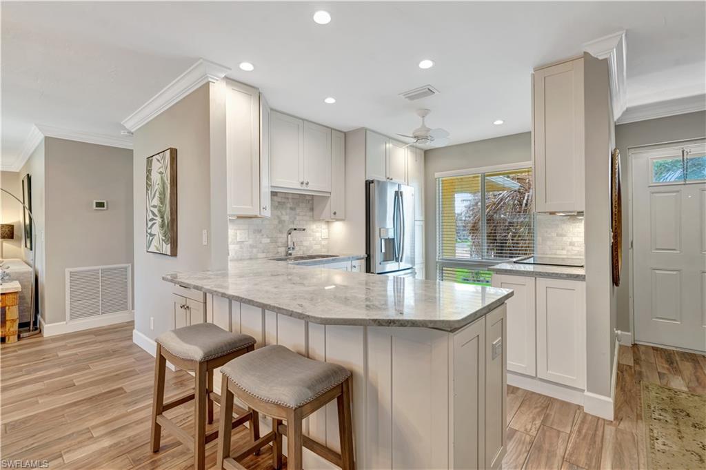 300 Palm DR # 402, NAPLES Unit: 402