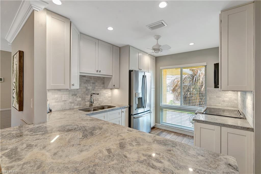 300 Palm DR # 402, NAPLES Unit: 402