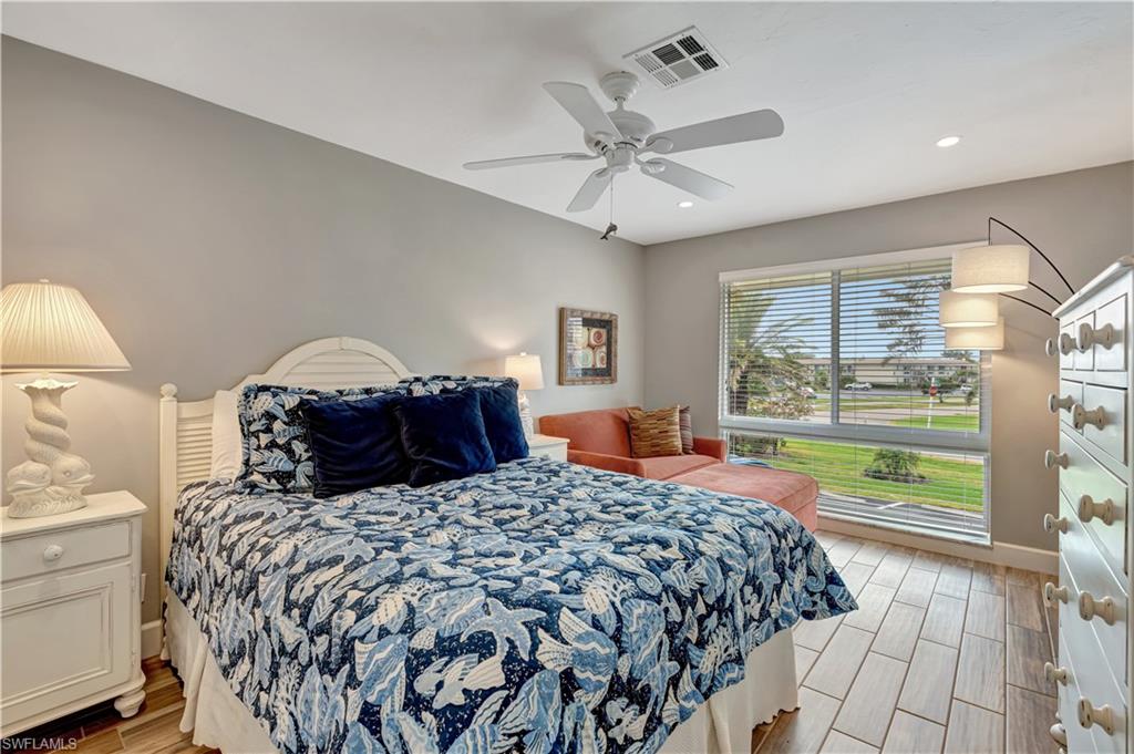 300 Palm DR # 402, NAPLES Unit: 402