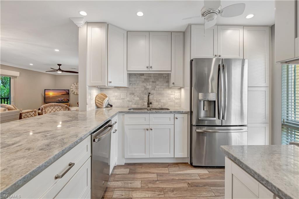 300 Palm DR # 402, NAPLES Unit: 402