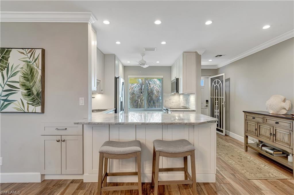 300 Palm DR # 402, NAPLES Unit: 402