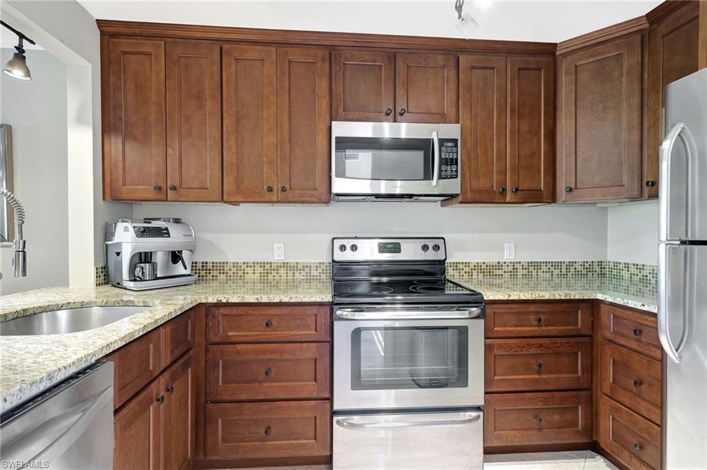 750 Mooring Line DR # 105, NAPLES Unit: 105