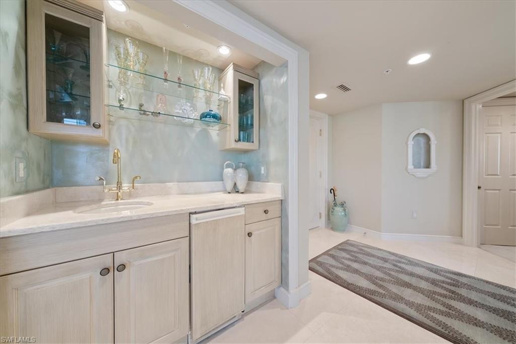 4021 Gulf Shore BLVD N # 1706, NAPLES Unit: 1706