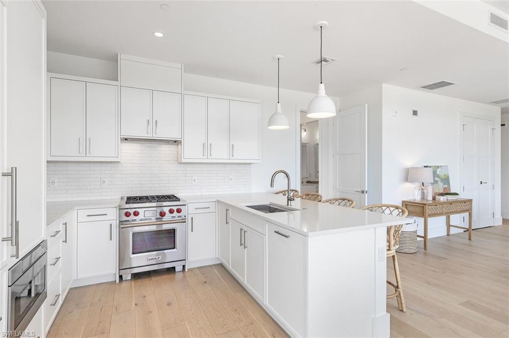 850 Central AVE # 305, NAPLES Unit: 305