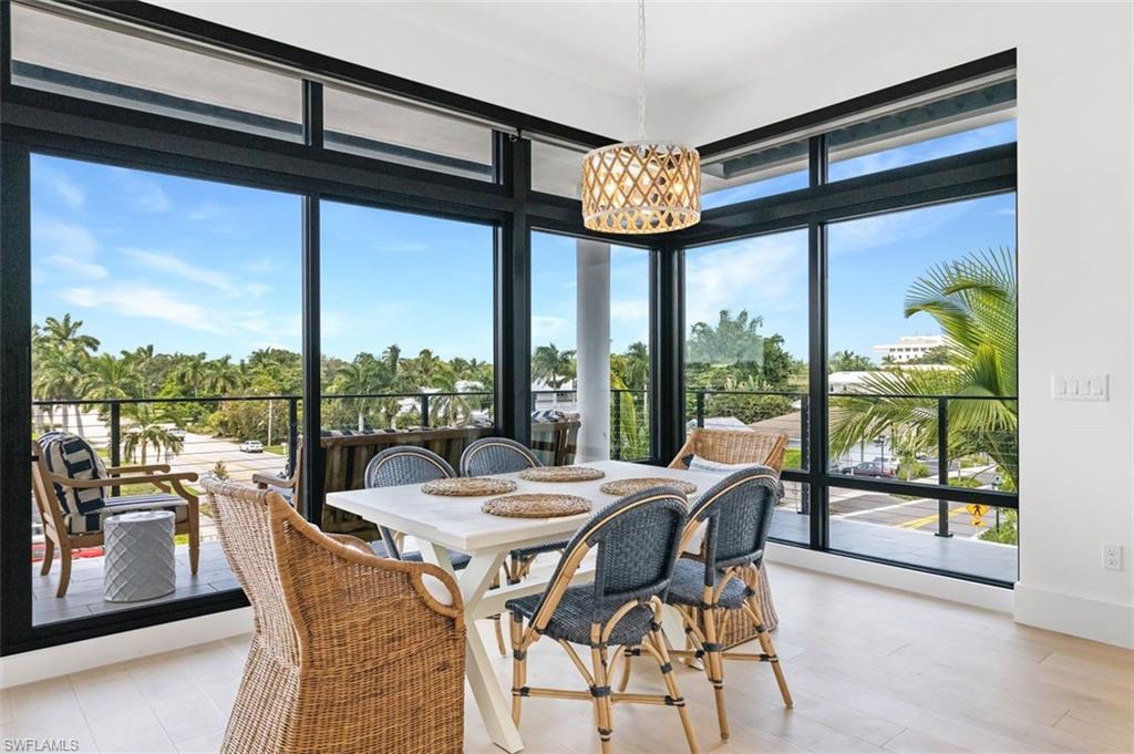 850 Central AVE # 305, NAPLES Unit: 305