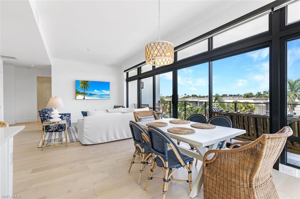 850 Central AVE # 305, NAPLES Unit: 305