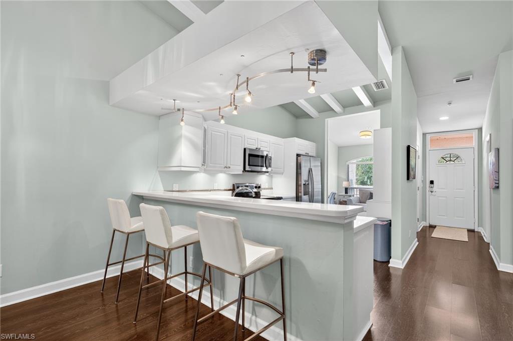 2100 Cascades DR # 4904, NAPLES Unit: 4904