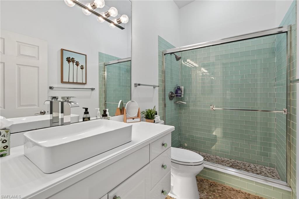 2100 Cascades DR # 4904, NAPLES Unit: 4904