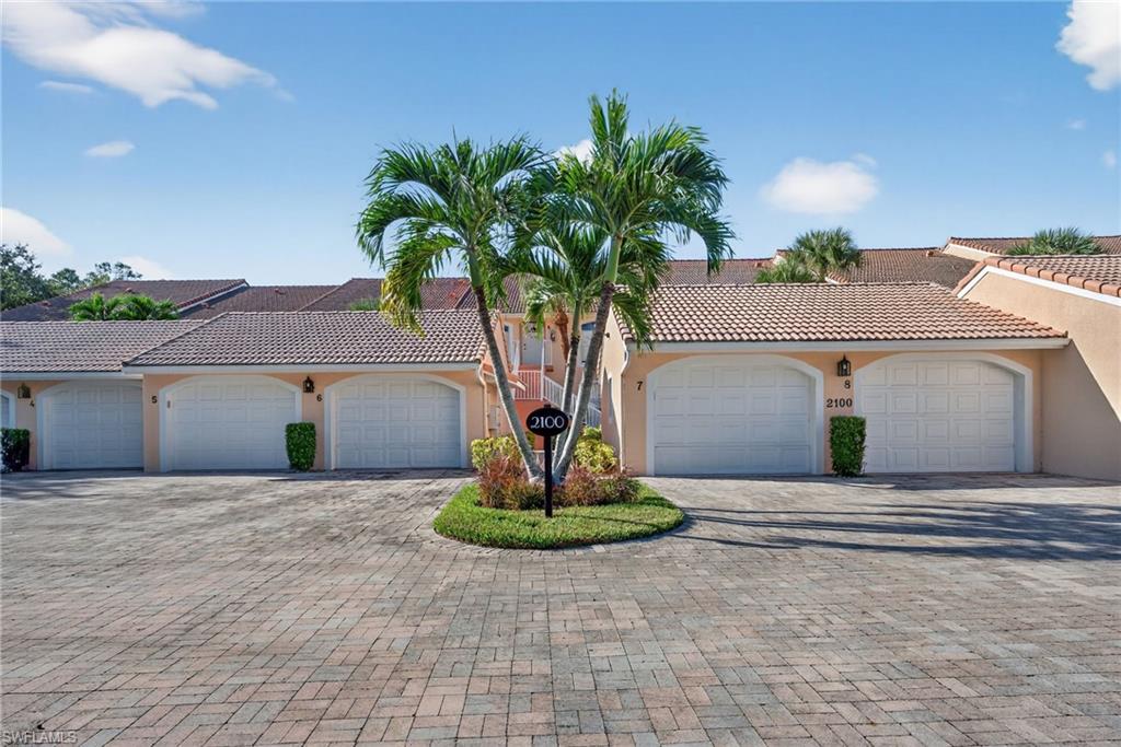 2100 Cascades DR # 4904, NAPLES Unit: 4904