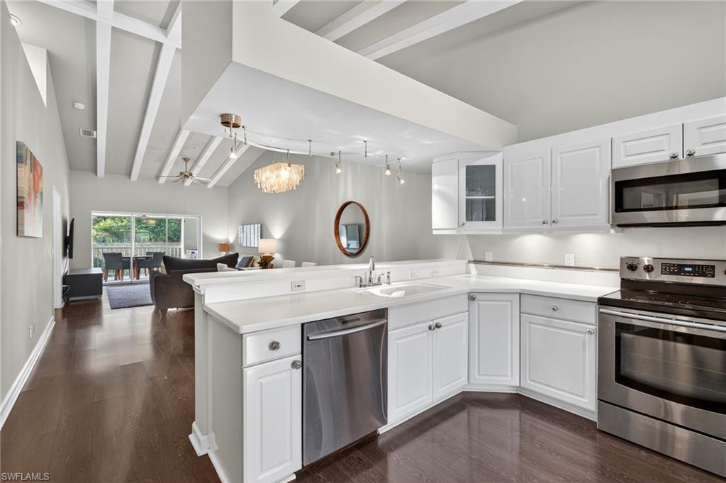 2100 Cascades DR # 4904, NAPLES Unit: 4904