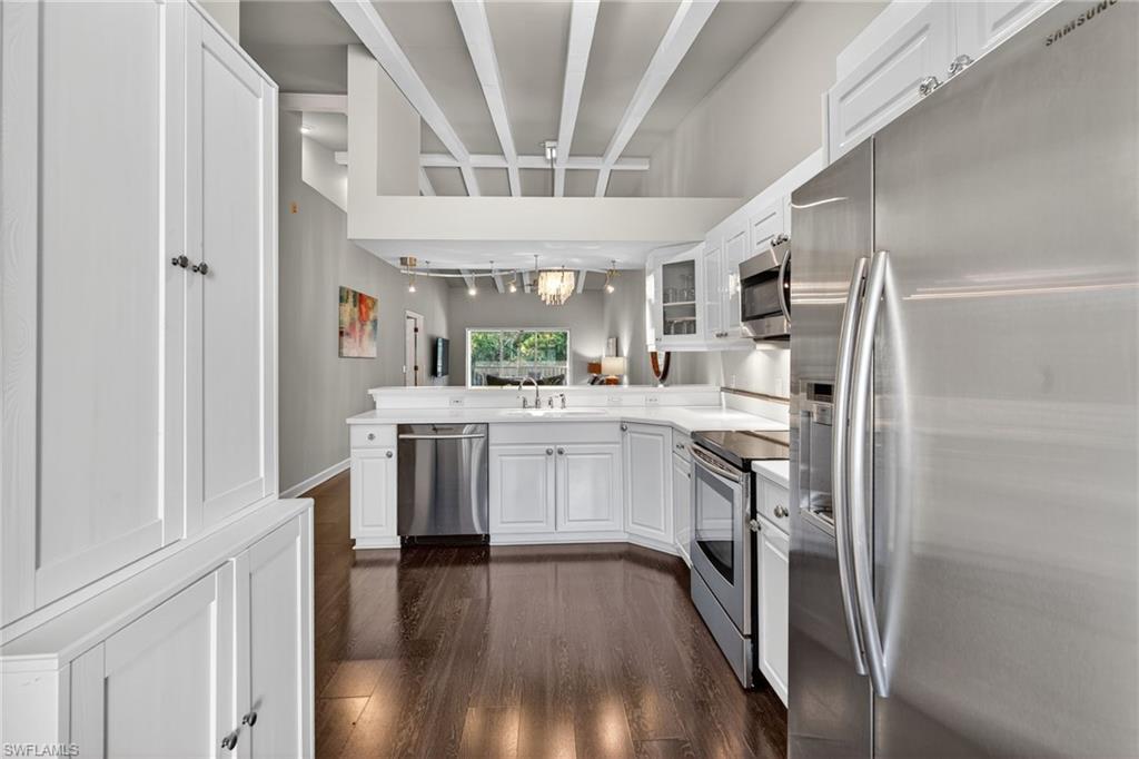 2100 Cascades DR # 4904, NAPLES Unit: 4904