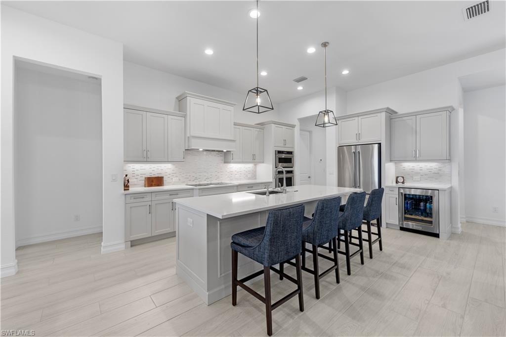 14265 Laguna Springs LN, NAPLES