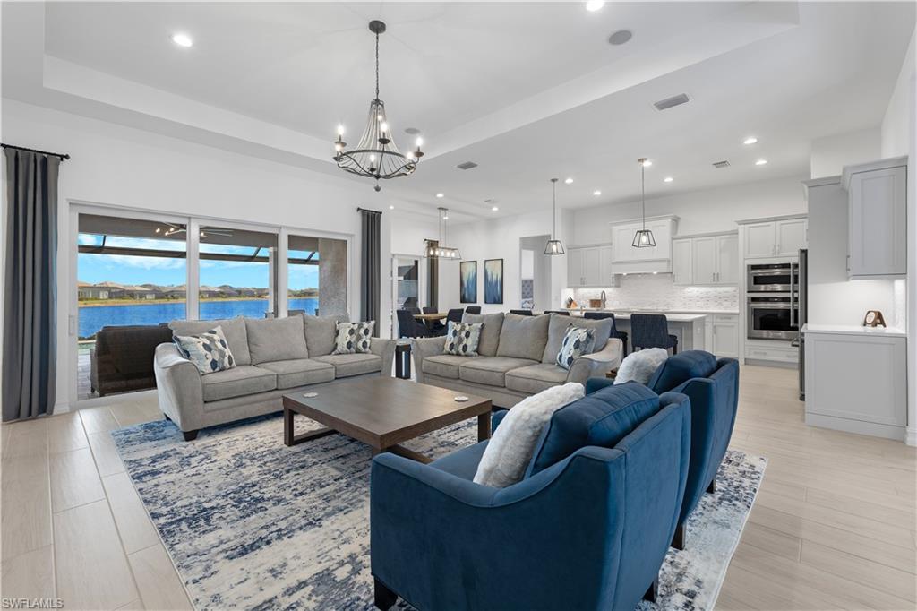 14265 Laguna Springs LN, NAPLES