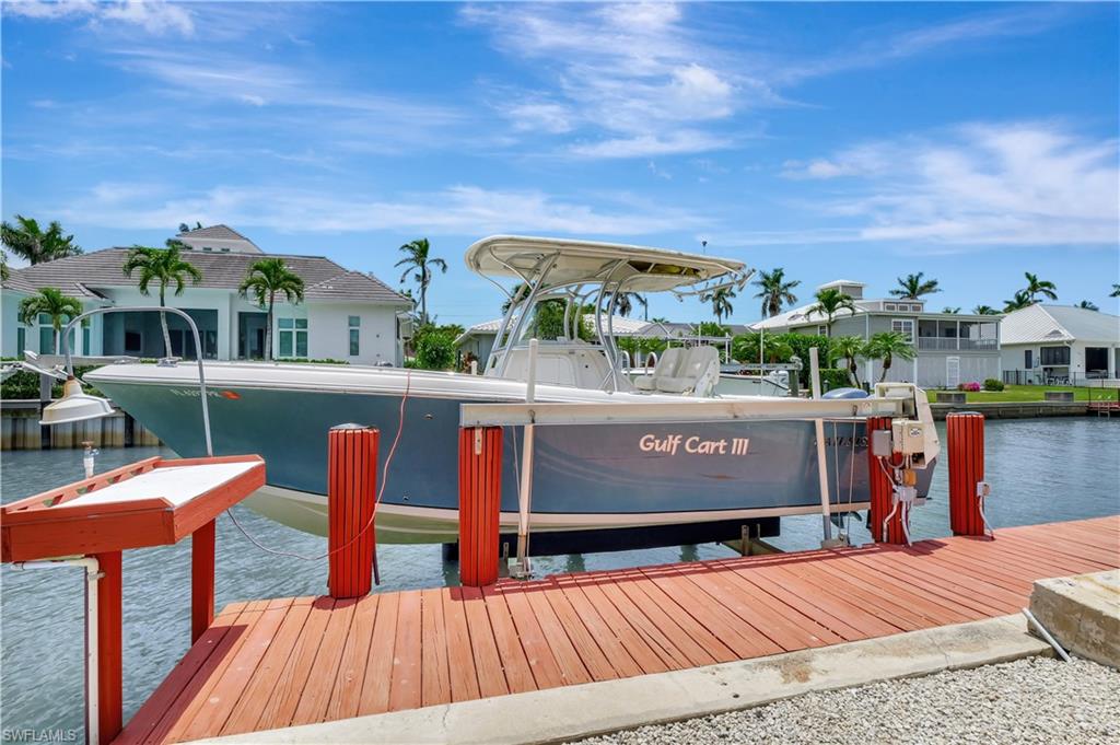 1380 Marlin DR, NAPLES