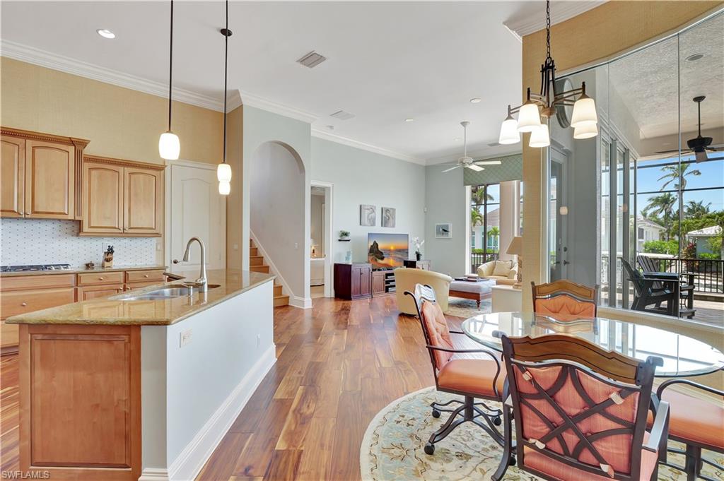 1380 Marlin DR, NAPLES