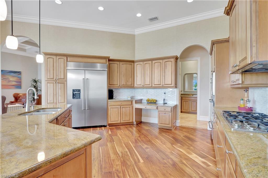 1380 Marlin DR, NAPLES