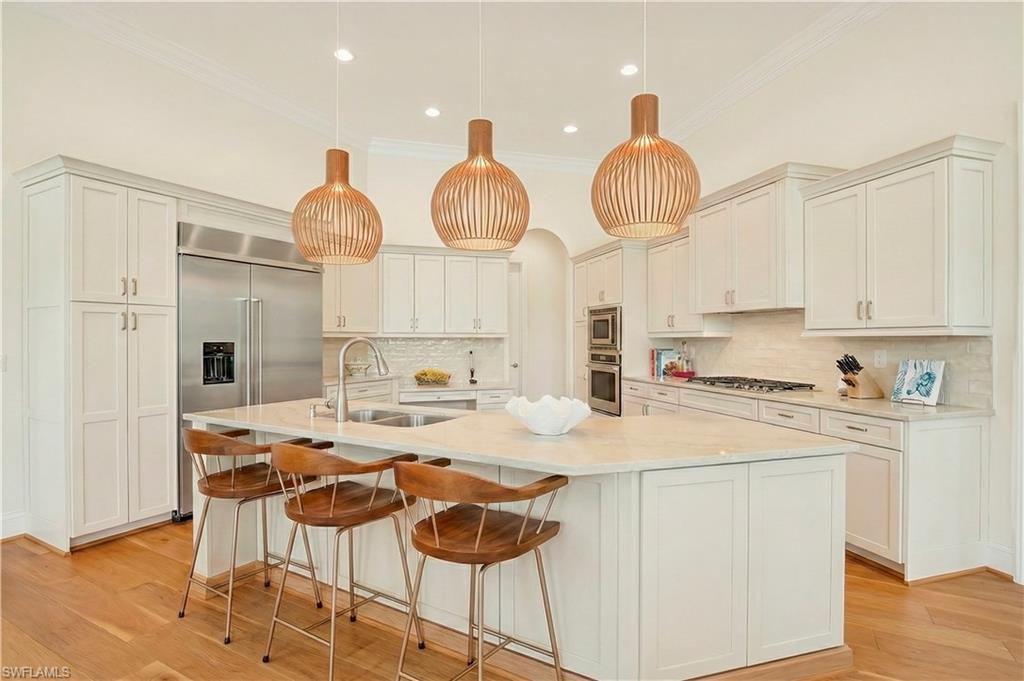 1380 Marlin DR, NAPLES