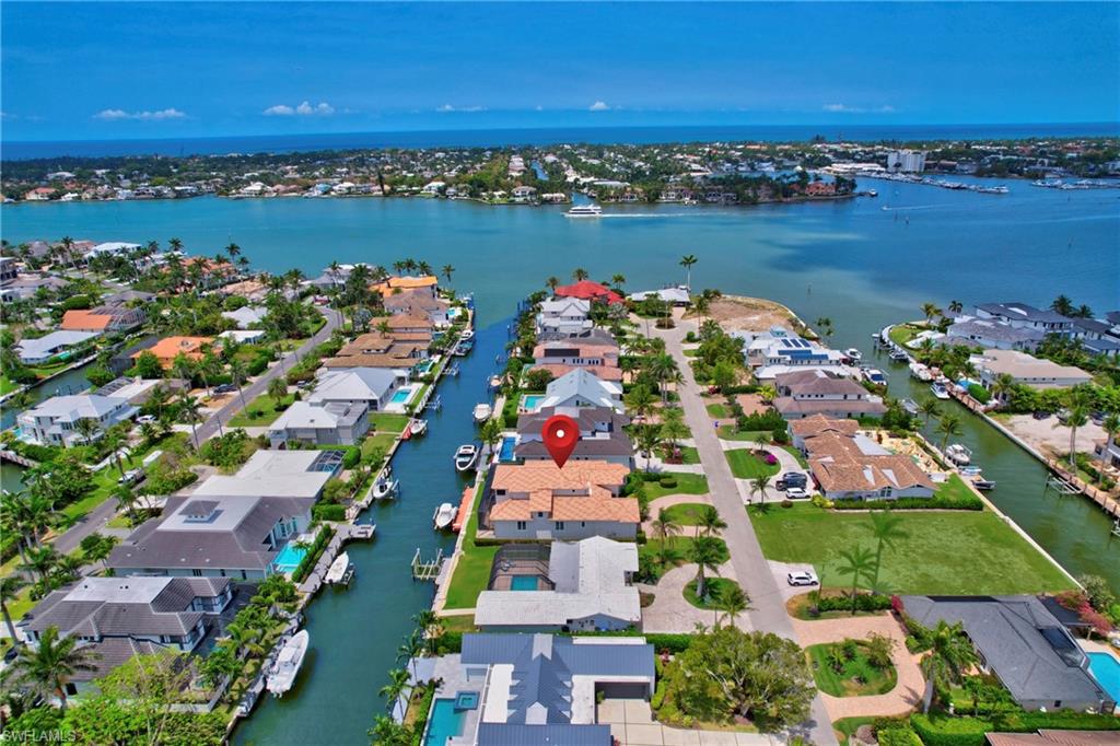 1380 Marlin DR, NAPLES