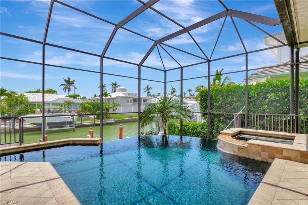 1380 Marlin DR, NAPLES