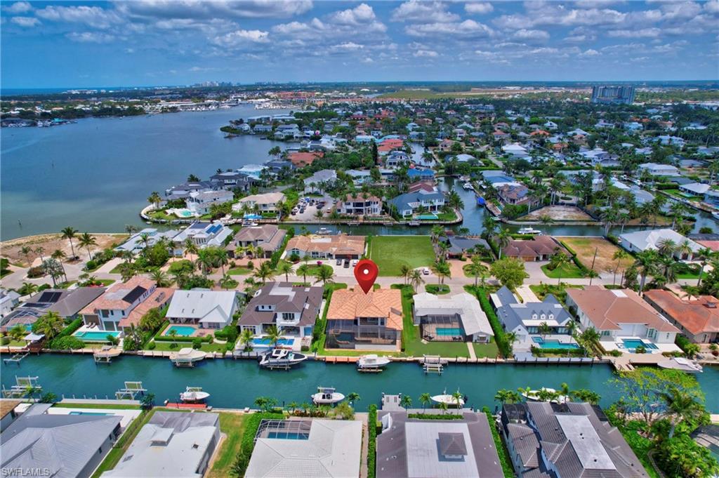 1380 Marlin DR, NAPLES