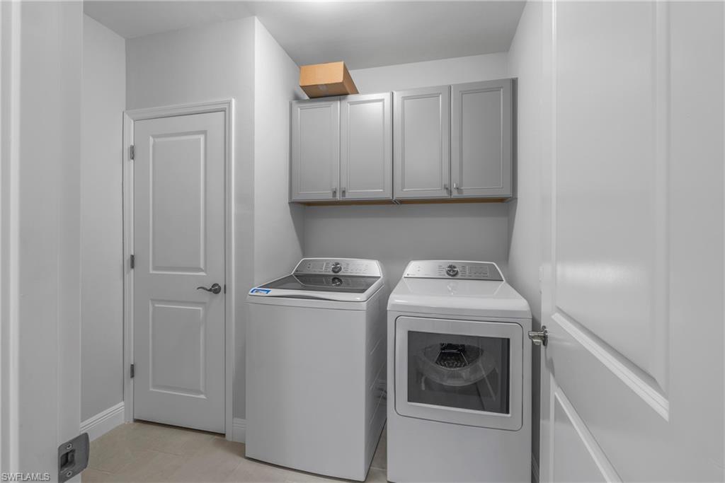 2640 Seychelles CIR # 2802, NAPLES Unit: 2802